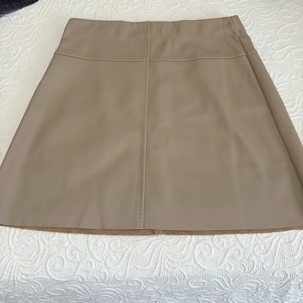 Max studio leather look short skirt size extra small